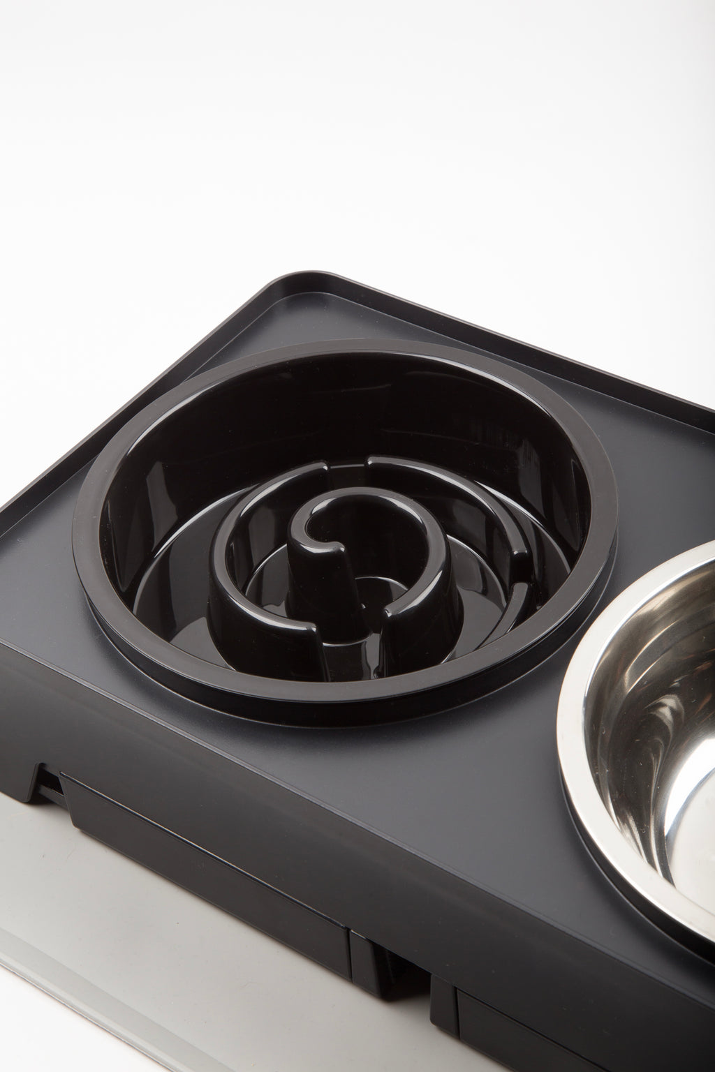 Comedero/Bebedero Ajustable 5 Alturas con Cuencos Inox y Antivoracidad – FurryGenius by FamilyGenius