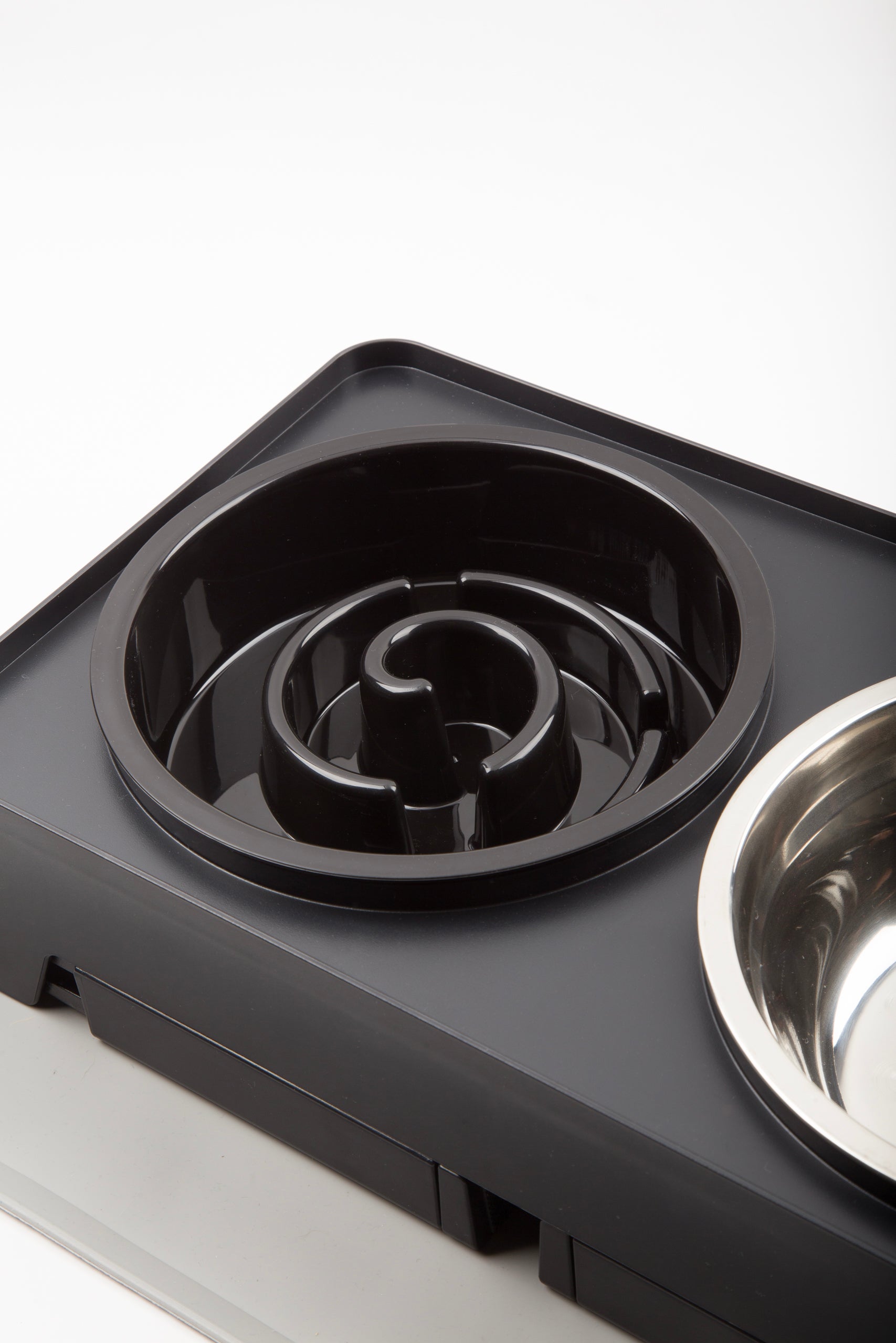 Comedero/Bebedero Ajustable 5 Alturas con Cuencos Inox y Antivoracidad – FurryGenius by FamilyGenius